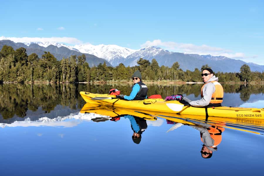 Franz Josef: 3-Hour Kayak Tour on Lake Mapourika - Is the kayaking difficult?