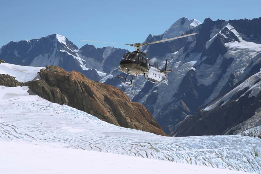 Franz Josef: 30-min Flight Franz Josef & Tasman Glaciers - Leaving Franz Josef Heliport over Franz Josef Glacier