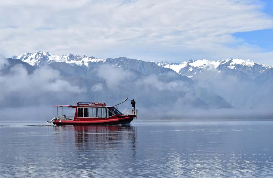 Franz Josef Glacier: 2-Hour Scenic Lake Mapourika Cruise - From Main Road to the water in 10 minutes
