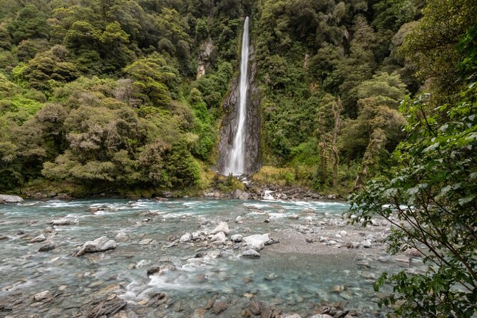Franz Josef to Queenstown Small Group Tour via Wanaka 1 -Way - The guide can make or break a 12-hour day