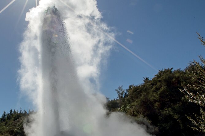 From Auckand: Waiotapu and Polynesian Spa Rotorua Day Tour - Two hours at Polynesian Spa’s Deluxe Lake Spa