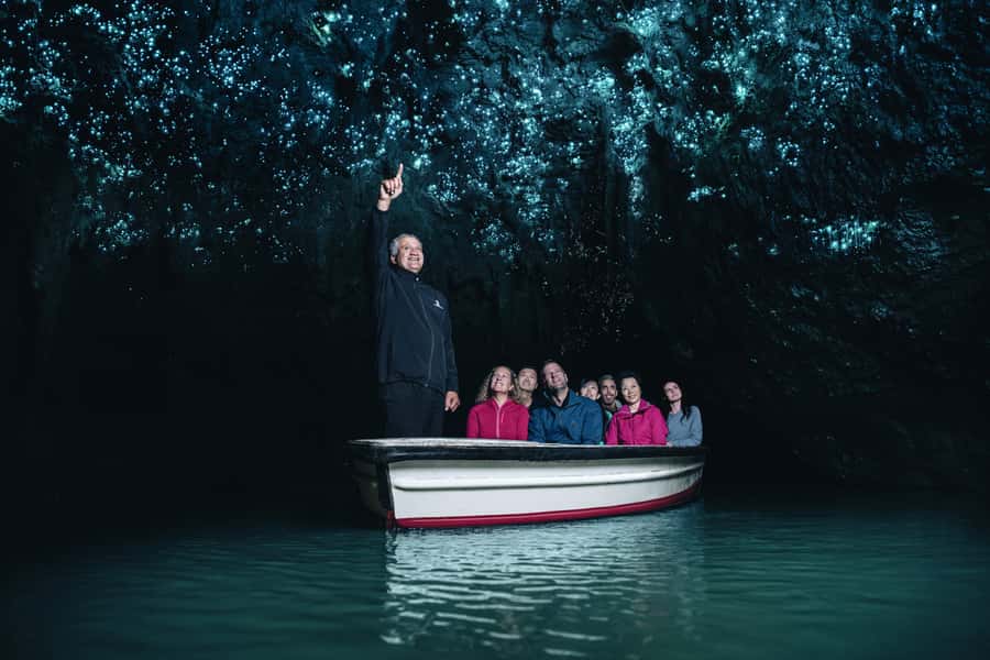 From Auckland: Hobbiton Movie Set and Waitomo Caves Tour - Entering the limestone world of Waitomo