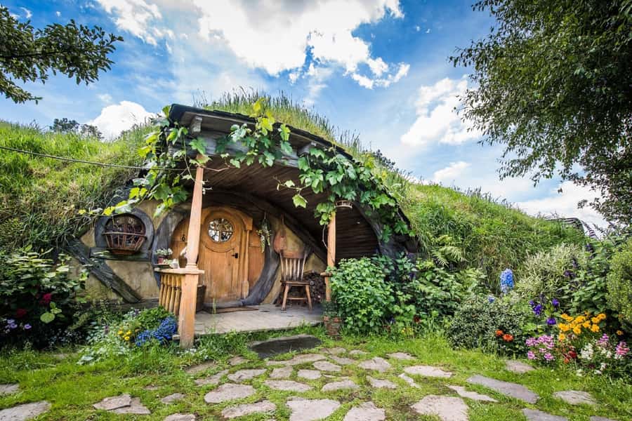 From Auckland: Hobbiton Movie Set Full-Day Small-Group Trip - What the $170 price includes