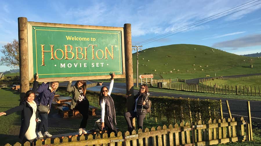 From Auckland: Hobbiton Movie Set Full-Day Trip - Is this Auckland Hobbiton tour worth booking?