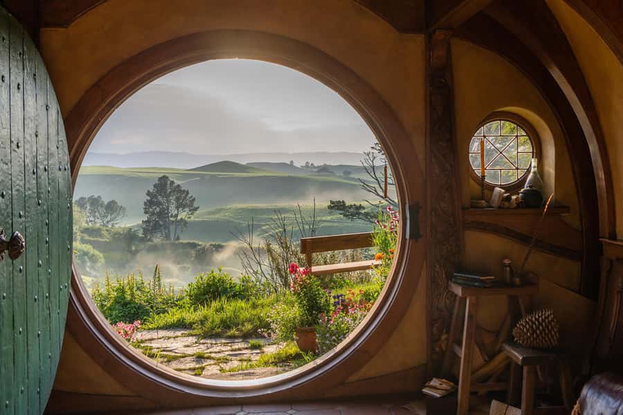From Auckland: Hobbiton Movie Set - Private Tour - Why the private Auckland transfer matters