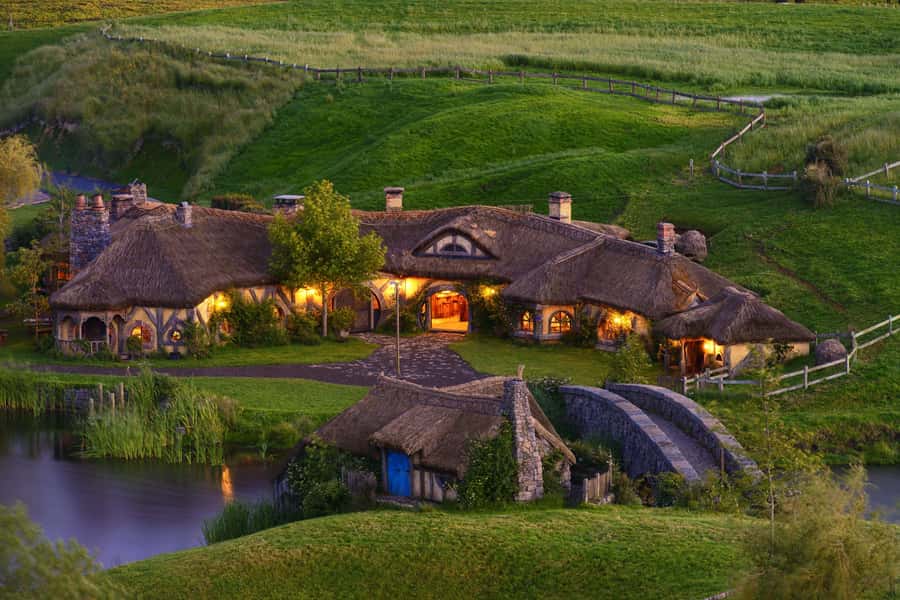From Auckland: Hobbiton Movie Set - Private Tour - Who will enjoy this day most