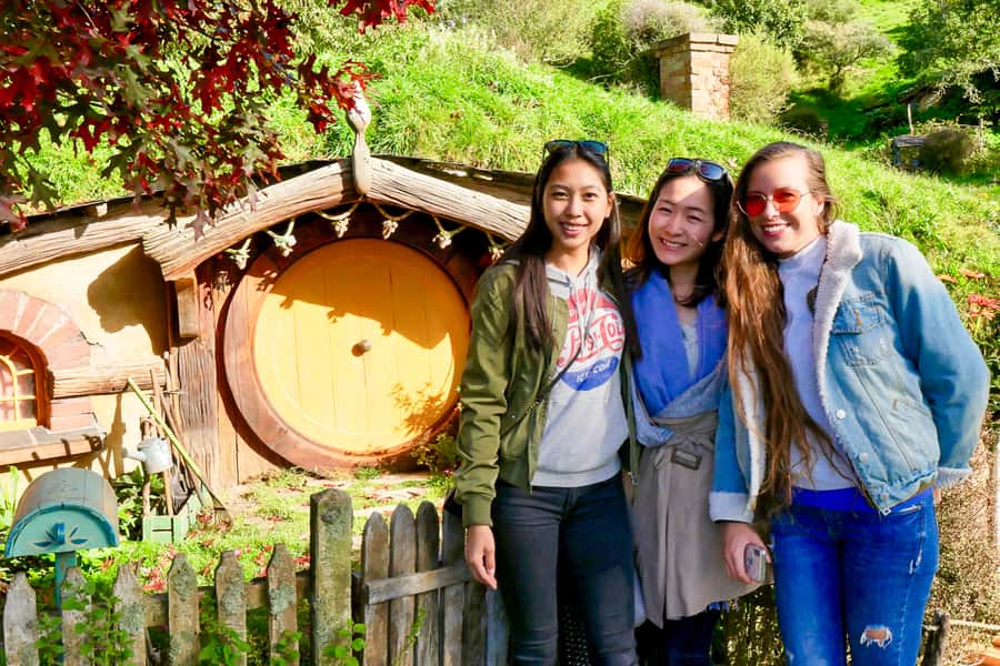 From Auckland: Hobbiton Movie Set Trip with Guided Tour - A drink at The Green Dragon Inn