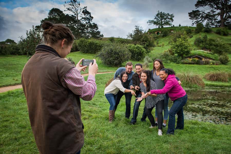 From Auckland: Hobbiton & Waitomo Caves Full-Day Trip - Who should book this tour?