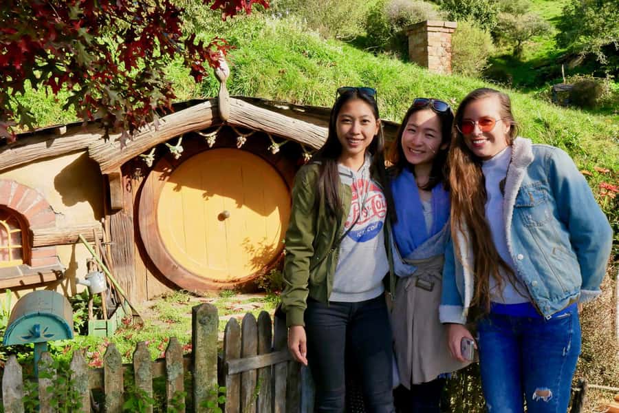From Auckland: Hobbiton & Waitomo Caves Full-Day Trip - The Mercedes ride through the Kaimai Range