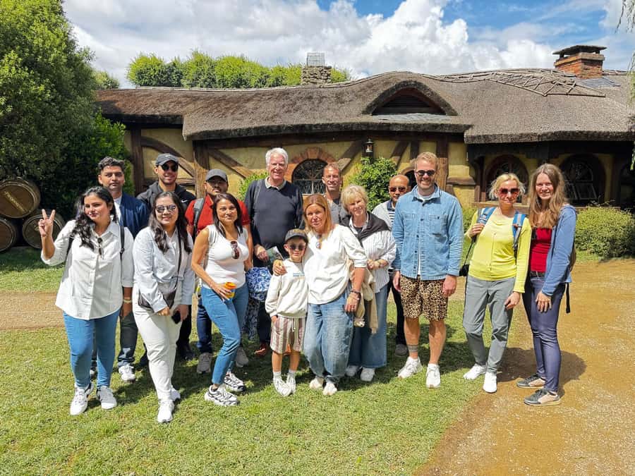 From: Auckland: Rotorua via Hobbiton Tour One Way Tour - Key points to know before booking
