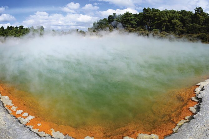 From Auckland to Rotorua Waiotapu and Activity Combinations - Wai-O-Tapu’s Champagne Pool and bubbling mud