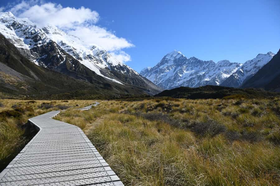 From Christchurch: Queenstown via Tekapo & Mt Cook Day Trip - The 6 a.m. Christchurch pickup