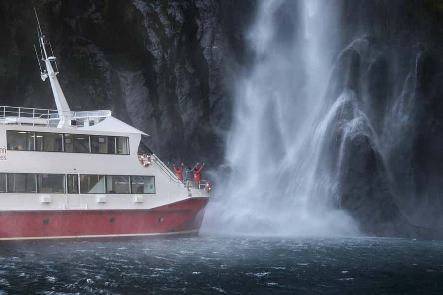 From Queenstown: Milford Sound Coach, Cruise, Scenic Flight - Why this coach, cruise, and flight combination works
