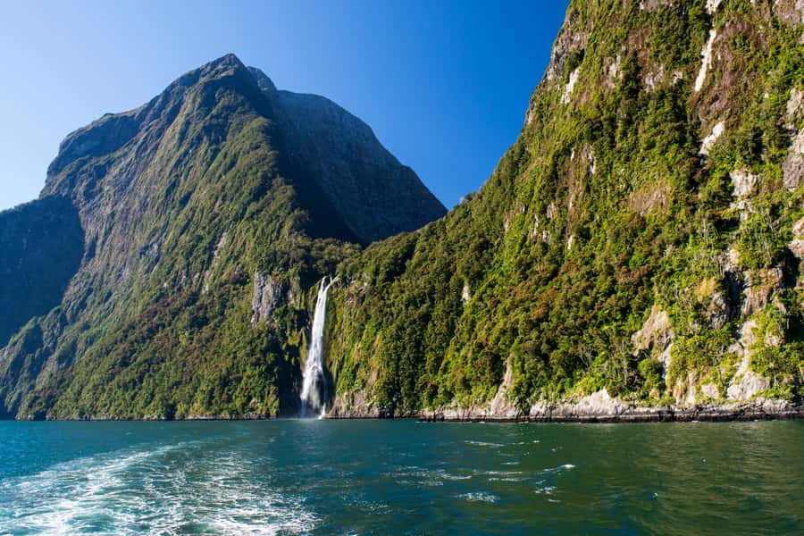 From Queenstown: Milford Sound Cruise & Scenic Coach Tour - Homer Tunnel and the Cleddau Valley