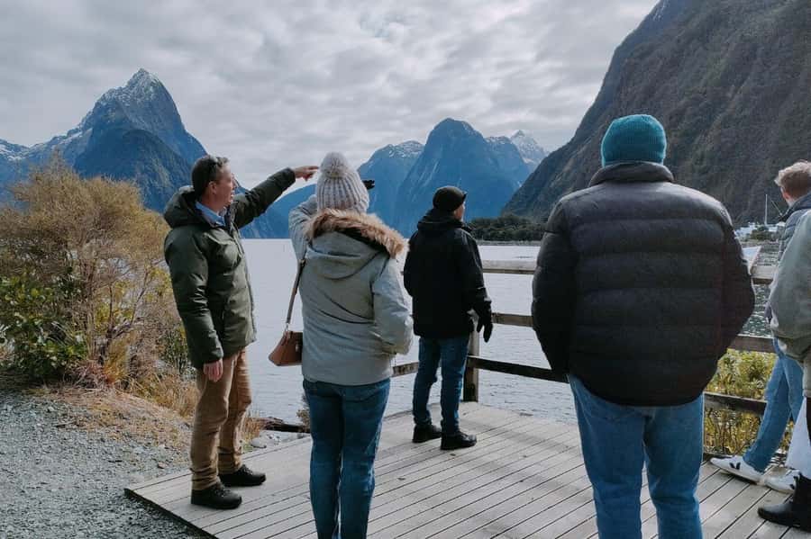 From Queenstown: Milford Sound Flight and Cruise with Lunch - The 105-minute small-boat Nature Cruise