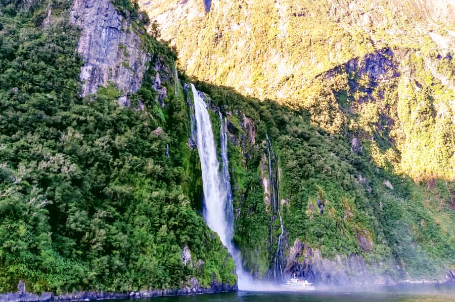 From Queenstown: Milford Sound Premium Day Tour and Cruise - Arriving at Milford Sound with the cruise already organized