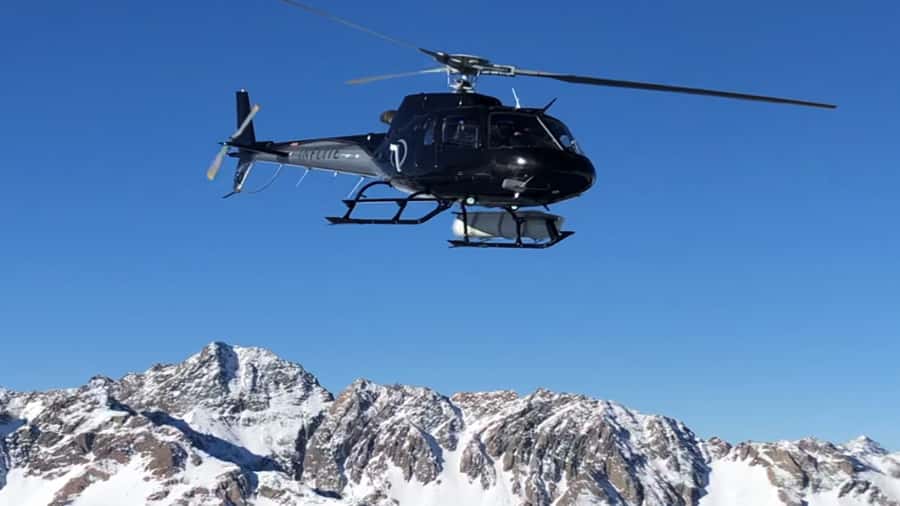 From Queenstown: Mount Cook Heli-Hike and Bus Tour Combo - Lindis Pass and Omarama: useful stops, not filler