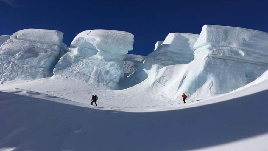 From Queenstown: Mount Cook Heli-Hike and Bus Tour Combo - Flying onto the Tasman Glacier
