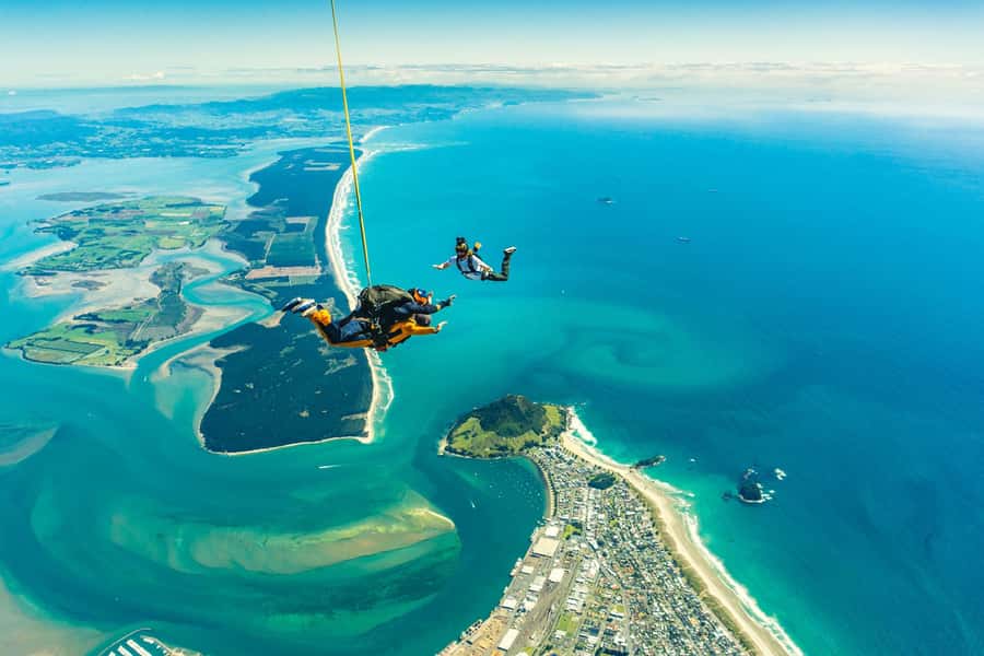 From Tauranga: Skydive over Mount Maunganui - A first jump with clear instruction and steady support
