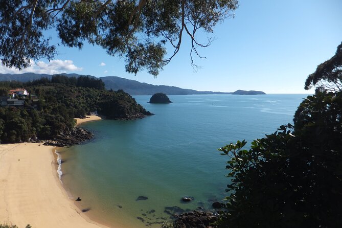 Full-Day Abel Tasman National Park Hiking Tour with Cruise - From Nelson to Kaiteriteri by Mercedes