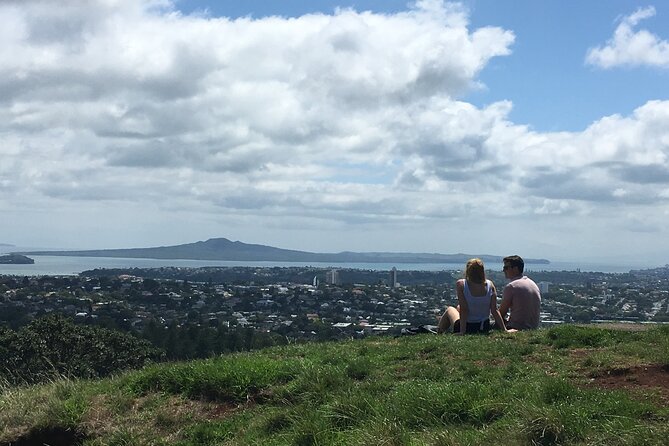 Full-Day Grand Auckland Volcanoes Tour - Lake Pupuke shows a different kind of volcanic site