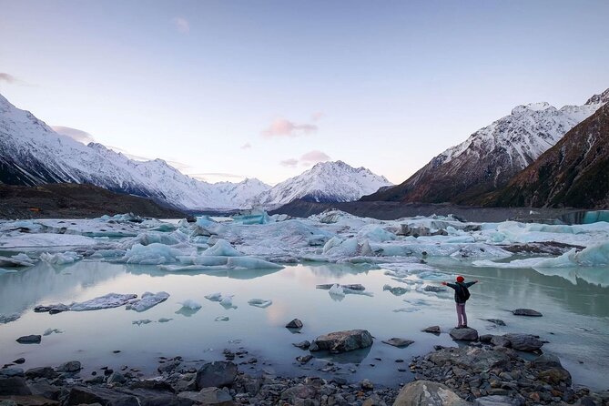 Full-Day Guided Sightseeing Tour of Mount Cook from Queenstown - Cromwell: fruit sculptures and Central Otago