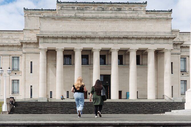 Gallery Highlights Tour and General Admission - New Zealand’s natural history and geology