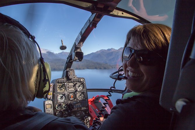 Guided Kepler Track Heli Hike - Flying over Lake Te Anau to Luxmore Hut