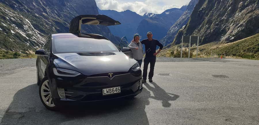 Guided Private Milford Sound Day Tour from Te Anau(Cruise In - Riding through Fiordland in a Tesla