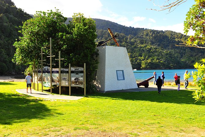 Half-Day Cruise in Marlborough Sounds from Picton - Commentary, local life, and the return through Endeavour Inlet