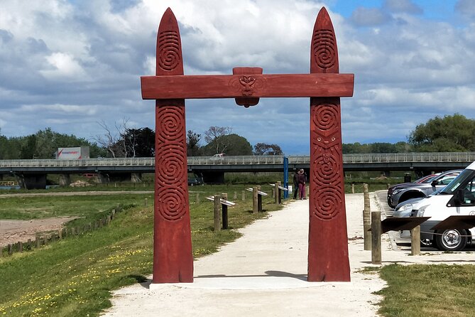 Half Day Sightseeing and Taste Tour - Historic Oak Avenue and the road back into Napier