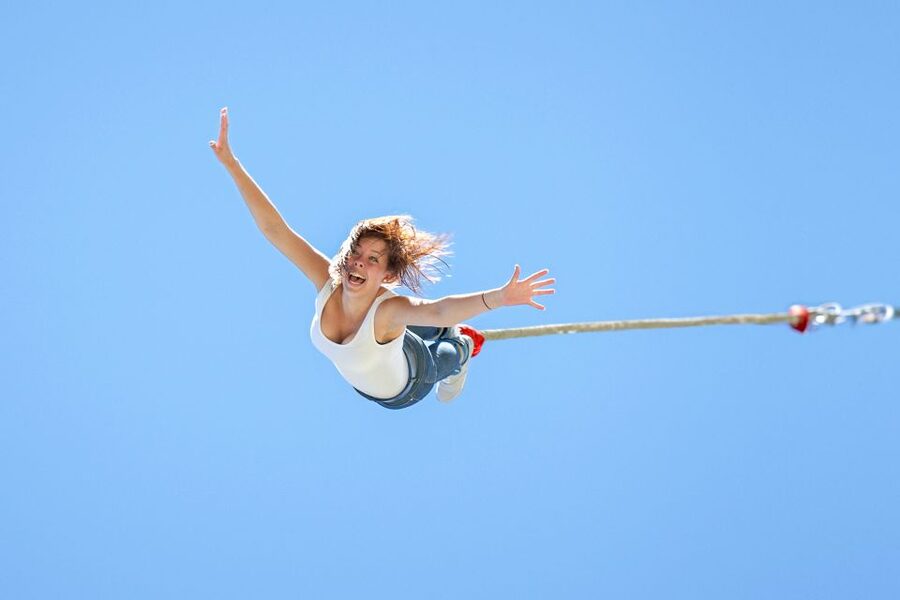 Hanmer Springs: 35-Meter Bungy Jump off Waiau Bridge - The jet boat makes the return part of the fun