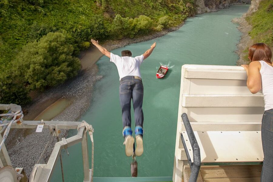 Hanmer Springs: 35-Meter Bungy Jump off Waiau Bridge - Practical ways to enjoy the day