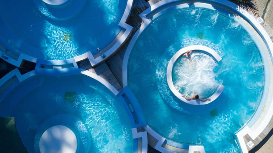Hanmer Springs: Thermal Pools Single or Return Entry Ticket - Choosing between the quiet pools and the lively ones