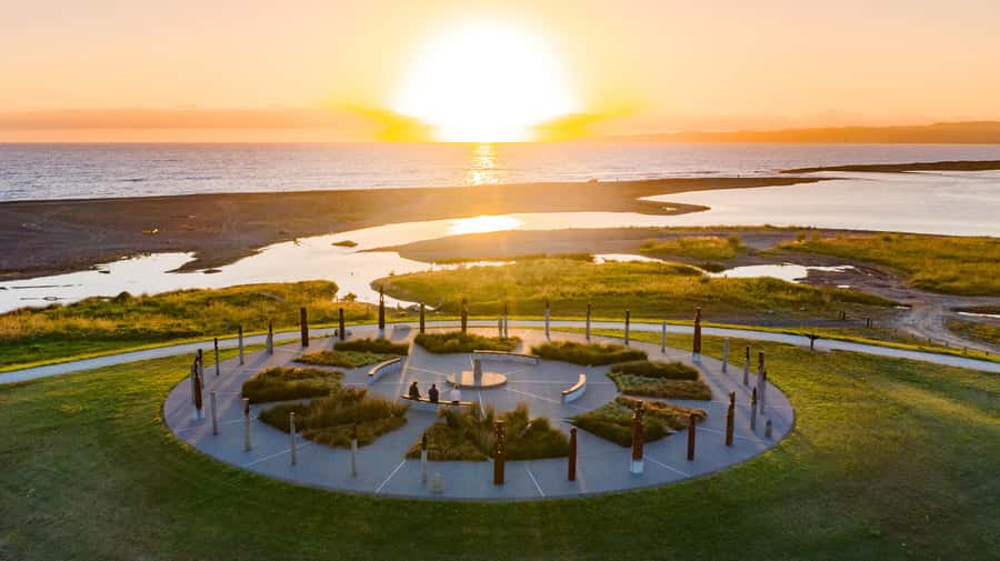 Hawke's Bay: Self Guided Coast to Vineyards Cycle Tour - From Napier’s Marine Parade to the open coast
