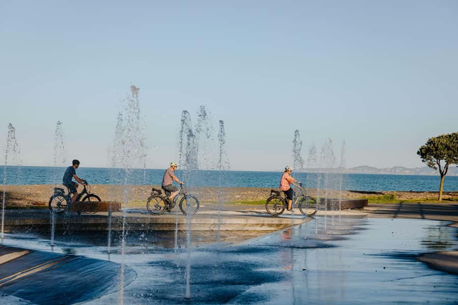 Hawke's Bay: Self Guided Coast to Vineyards Cycle Tour - Cape Kidnappers and the coastal wetlands