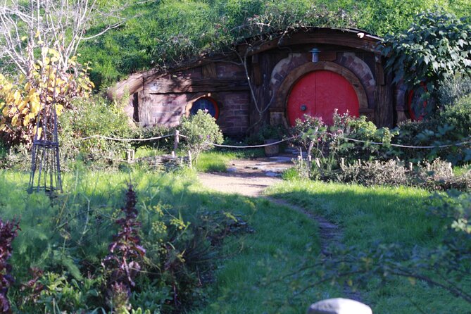 Hobbiton and Waitomo Caves from Auckland - Smaller Group - Is $312.77 a fair price?