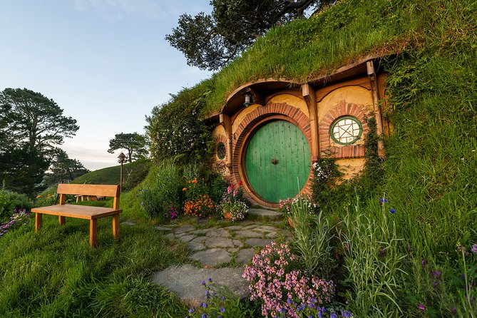 Hobbiton Movie Set Banquet Experience Private Tour From Auckland - A useful coffee and comfort stop