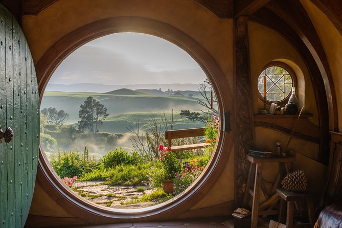 Hobbiton Movie Set Experience: Private Tour From Auckland - Who should book this experience?