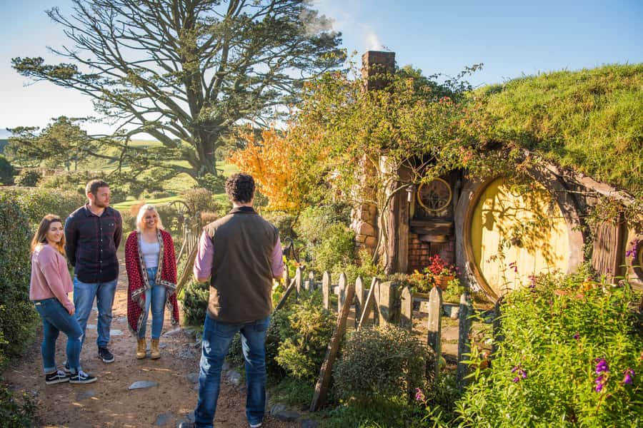 Hobbiton Movie Set: Guided Tour Ticket - Walking the 12-acre Shire