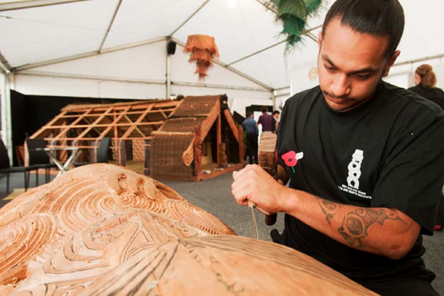 Hobbiton Movie Set & Rotorua Premium Day Tour from Auckland - Māori carving, weaving, and cultural places