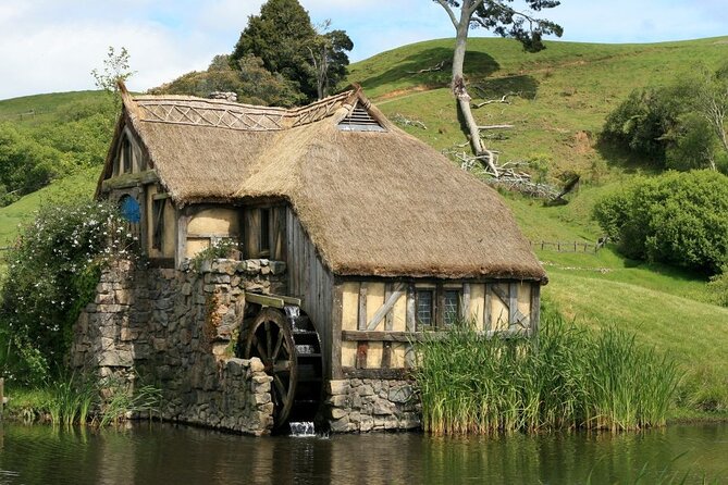Hobbiton Movie Set Shore Excursion from Tauranga (6 Hours) - The Green Dragon finishes the visit