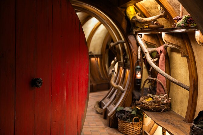 Hobbiton Movie Set Small Group Day Tour from Auckland - Key points at a glance