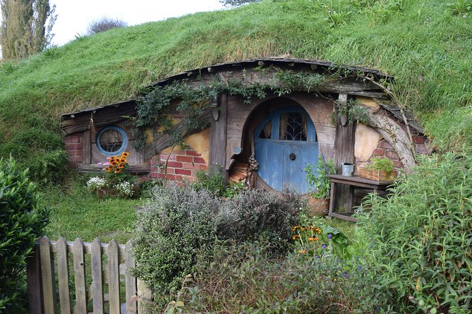 Hobbiton Movie Set Small Group Day Tour from Auckland - The Green Dragon Inn finish