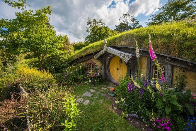Hobbiton Movie Set Small Group Fully Guided Day Tour from Auckland - Timing, cancellation, and the booking decision