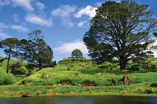 Hobbiton Movie Set Tour with lunch from Auckland - The buffet lunch and its timing