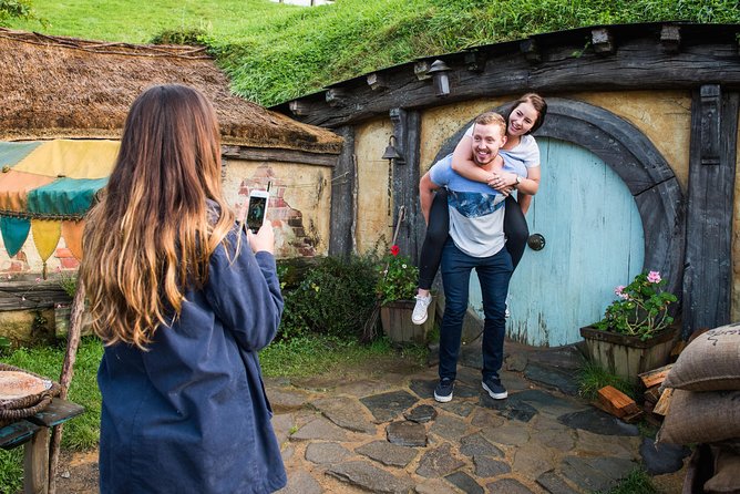 Hobbiton Movie set & Waitomo Caves Small Group Tour From Auckland - What Hobbiton is like for non-fans