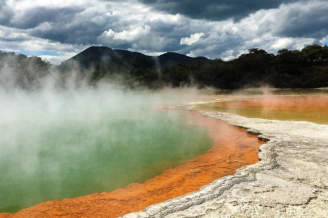 Hobbiton & Rotorua including Wai-O-Tapu - Small Group Tour from Auckland - Seeing Rotorua from the van