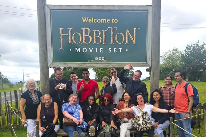 Hobbiton & Rotorua including Wai-O-Tapu - Small Group Tour from Auckland - Practical details that affect your day