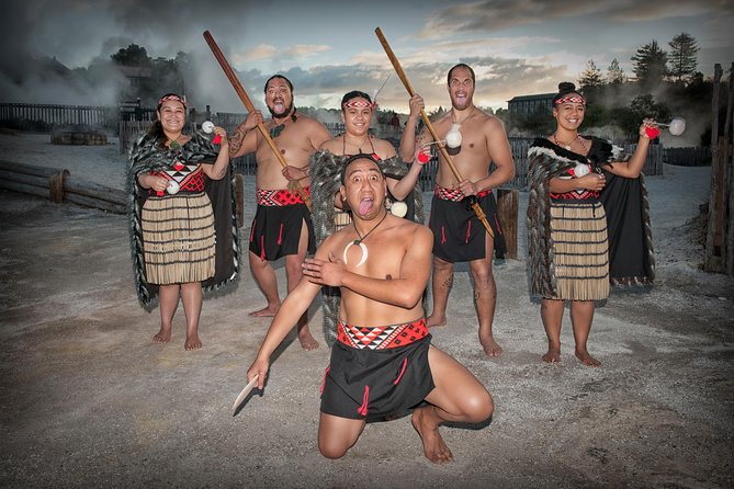 Hobbiton & Rotorua Living Māori Village Private Tour Ex-Auckland - Whakarewarewa: geothermal life, not just scenery